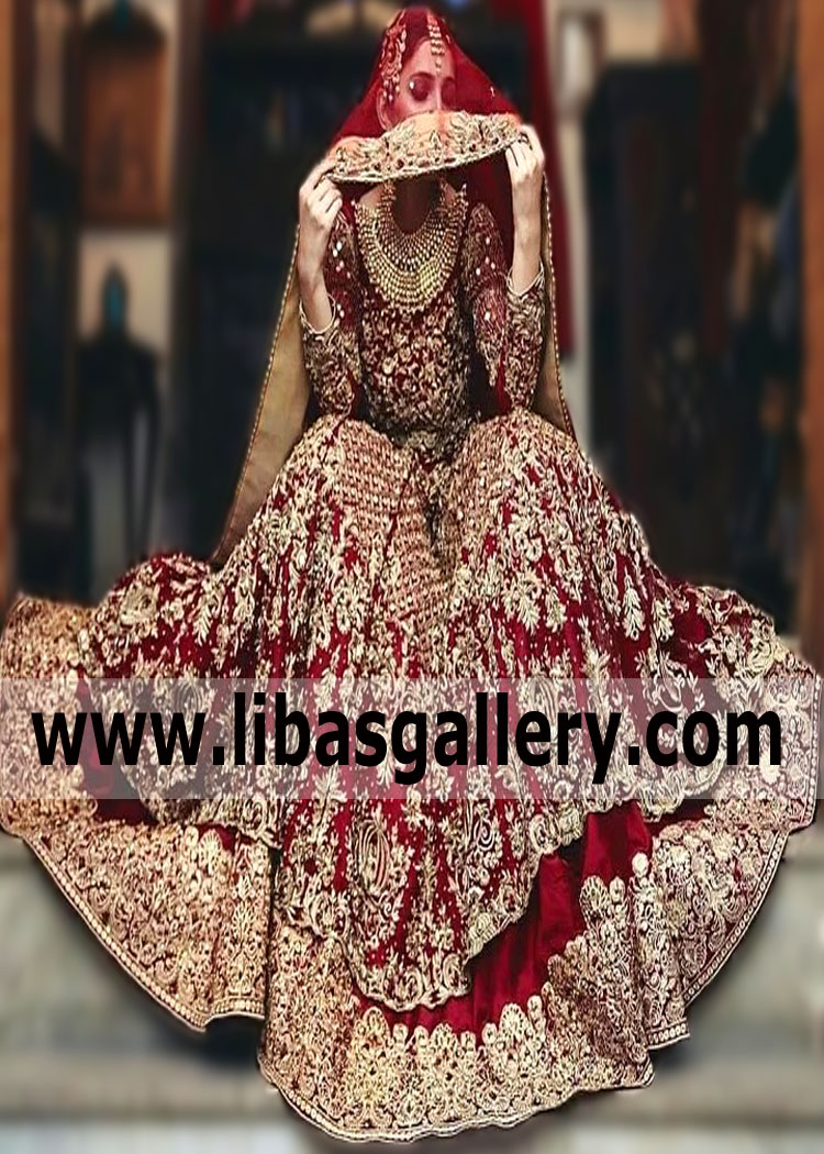 The gracefulness and elegance of this Traditional Wedding Dress outshines everything around. If you want to feel yourself the most desirable and beautiful - then these Traditional Wedding Dresses Floral Park New York NY USA Latest Heavy Embellished Dupatta Asian Wedding Dresses are just made for you.