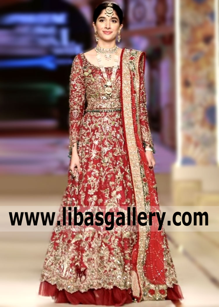 We are immensely happy that you share our love for Latest Bridal Lehenga Dallas Texas USA Tabya Bridal Lehenga Pakistani Puffy Lehenga Suits. Tabya Bridal Couture Week collection is a tribute to our diverse heritage from the Mughal Era and the artisans. wedding dress Mawra Hocane the standard of classics and perfect details.