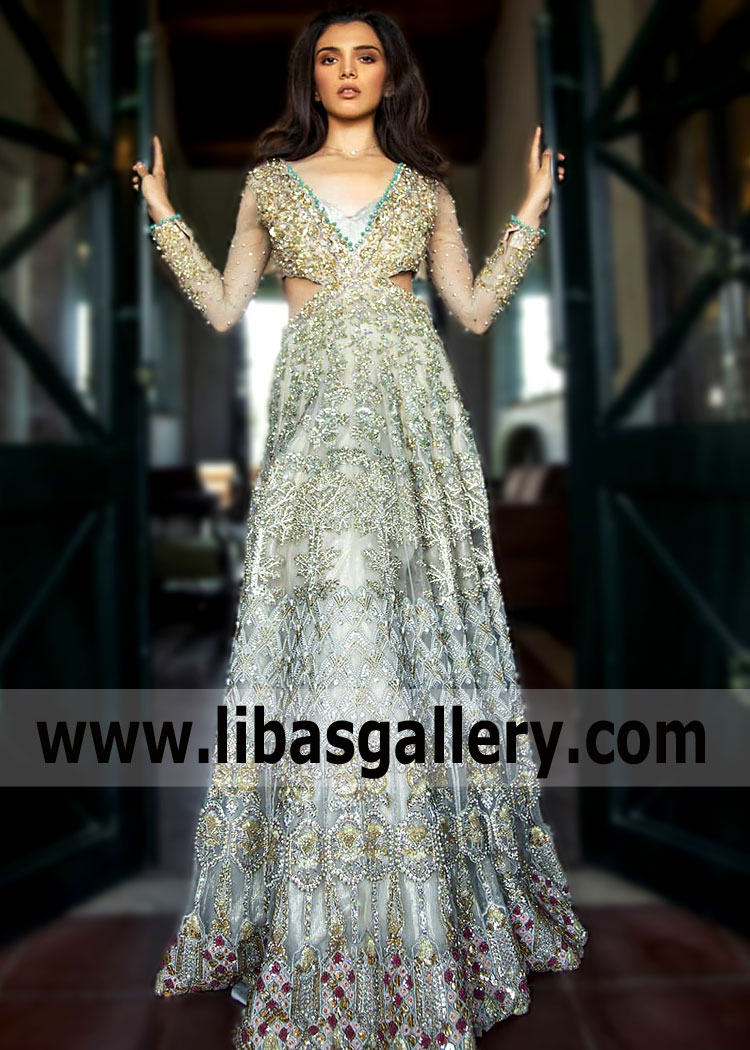 The dream of any lover of baroque and classics Pakistani Designer Saira Shakira floor length Maxi Dallas Texas USA Pakistani Maxi for Reception. V-neck and fluffy hem with a graceful pattern will make your look chic and absolutely unique.?So if you were looking for the perfect outfit, there is only one step left to it. Only need to write us.