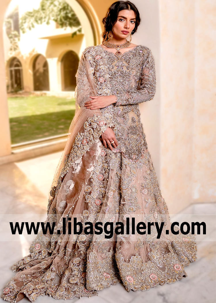 For each bride, we will select the perfect Walima Bridal Dress image. Tell your fairy about what you dream about, where and in what format the wedding will be, and we will find the very same for you.