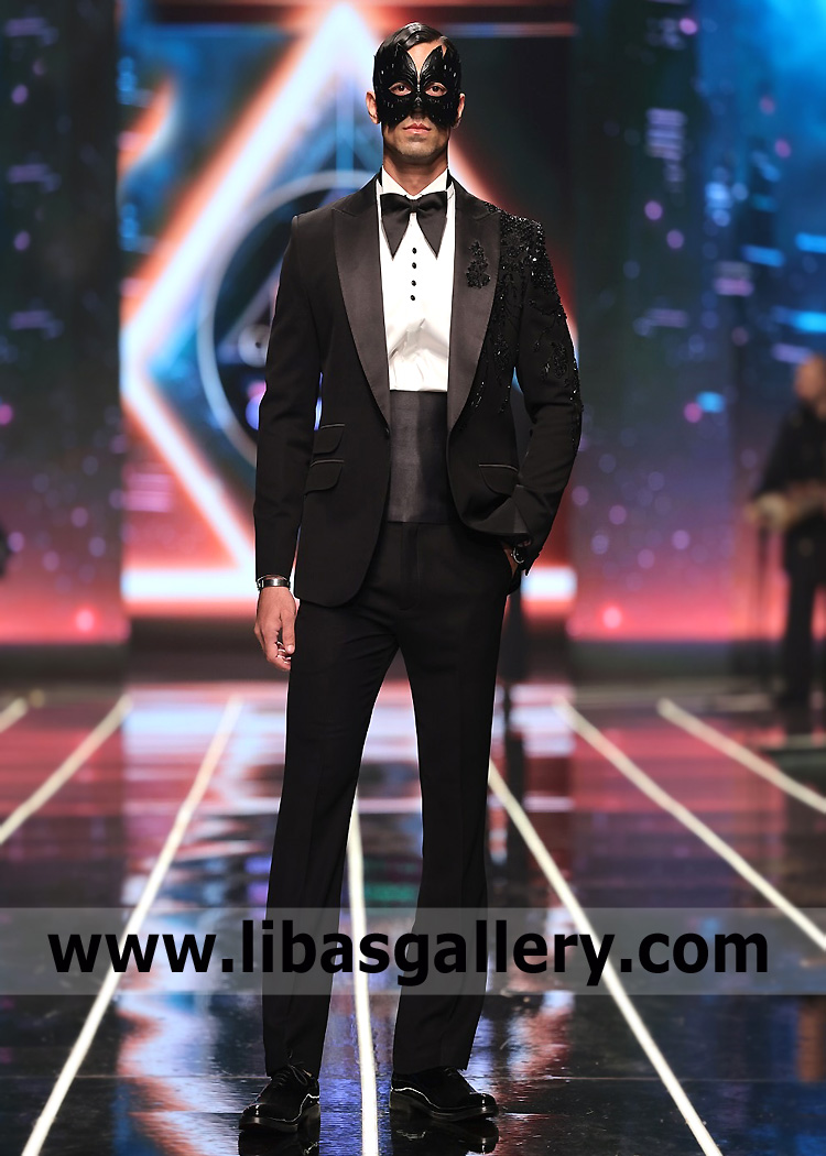 Latest Wedding Mens Tuxedo Jackson Heights New York NY USA Branded Mens Tuxedo Wedding Event Tuxedo