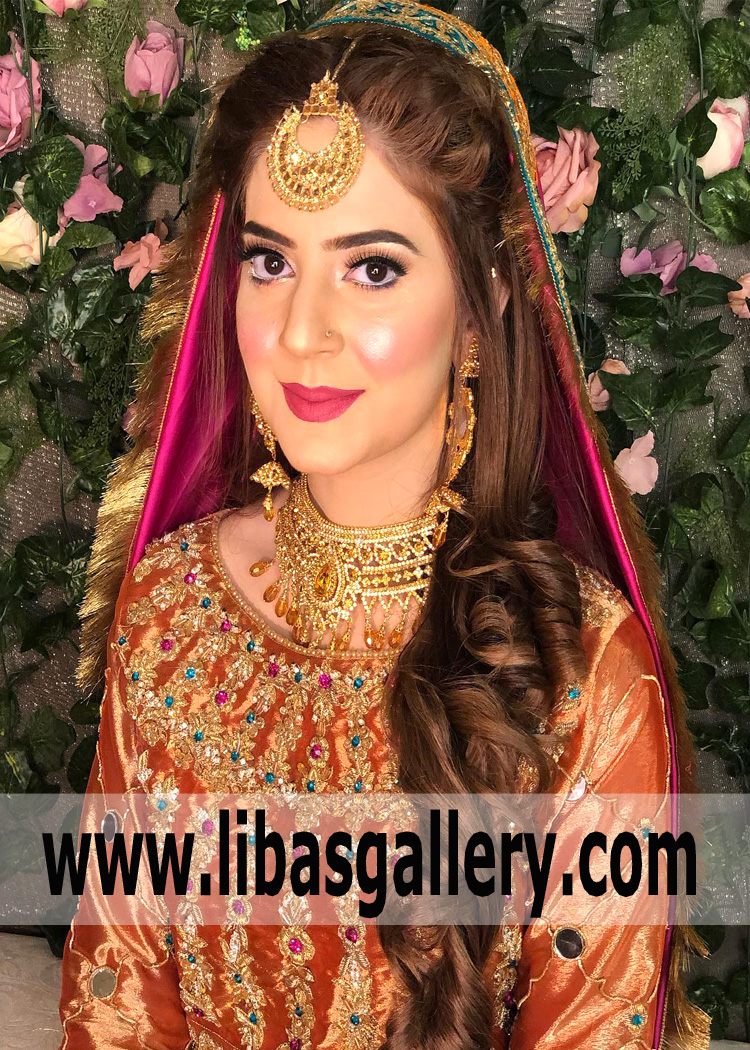 happy bride showing her amazing gold plated antique jewelry set necklace earrings and tika handcrafted wedding jewelry studio uk usa canada qatar