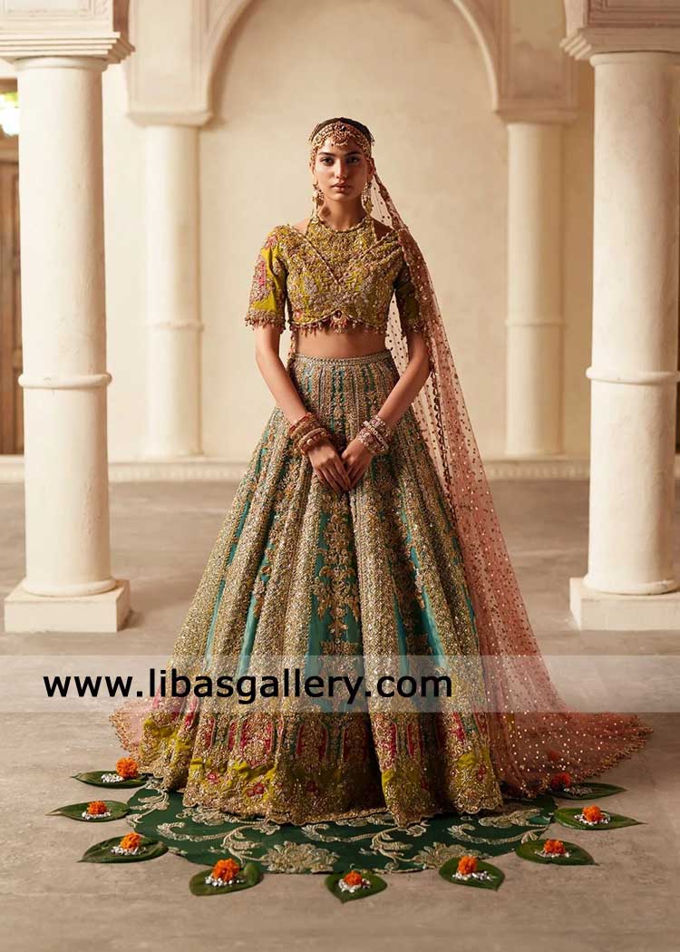 Bridal lehenga ferozi with blush pink dupatta for mehndi nikah day