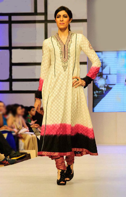 Bollywood offwhite party wear dresses Wixom,Latest party wear gowns OAK Tree road,Punjabi party suits Miami New Arrivals
