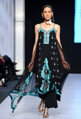 Bollywood Anarkali Dresses,Black Anarkali Dresses UK,Anarkali Style Salwar Kameez,Heavy Designer Anarkali Suits