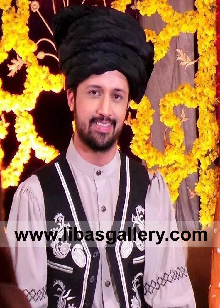 Atif Aslam wearing Beautiful Black Turban on his Wedding Ceremony with kurta Shalwar waist coat suit Germany France Sweden