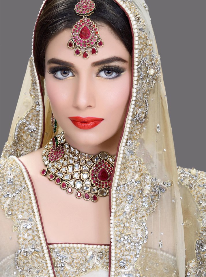 Ruby kundan faux gemstones Pakistani jewellery set for bride Zircons 24kt Gold Plated UK USA Canada Ruby kundan faux gemstones Pakistani jewellery set for bride Zircons 24kt Gold Plated UK USA Canada