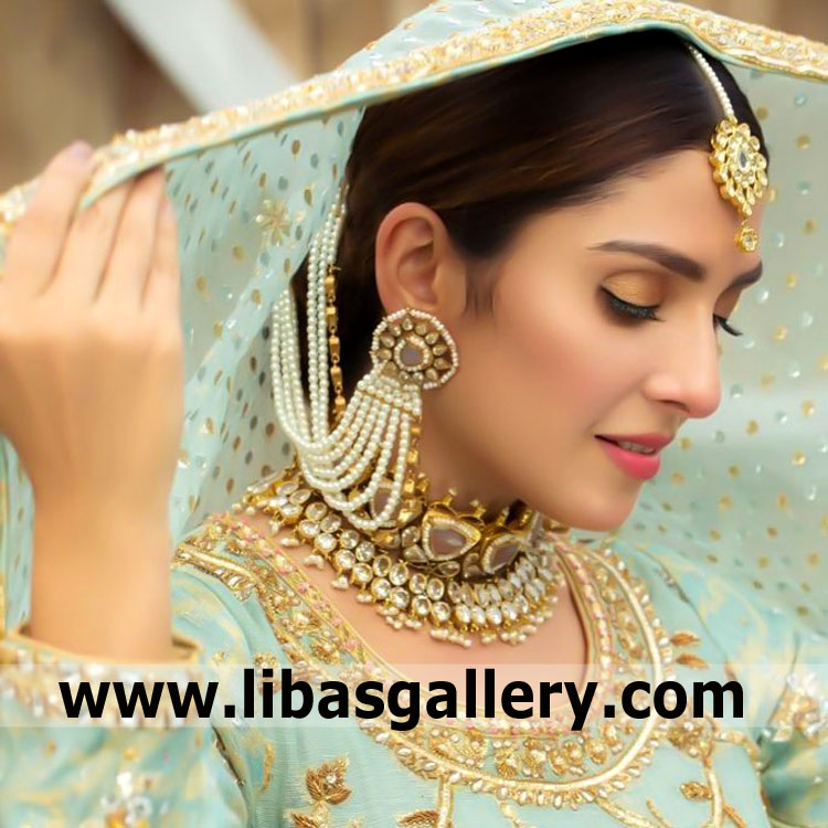 ayeza khan looking shy in gold plated bridal designer jewellery set for barat nukah choker necklcace tika earrings pair dubai saudi arabia kuwait