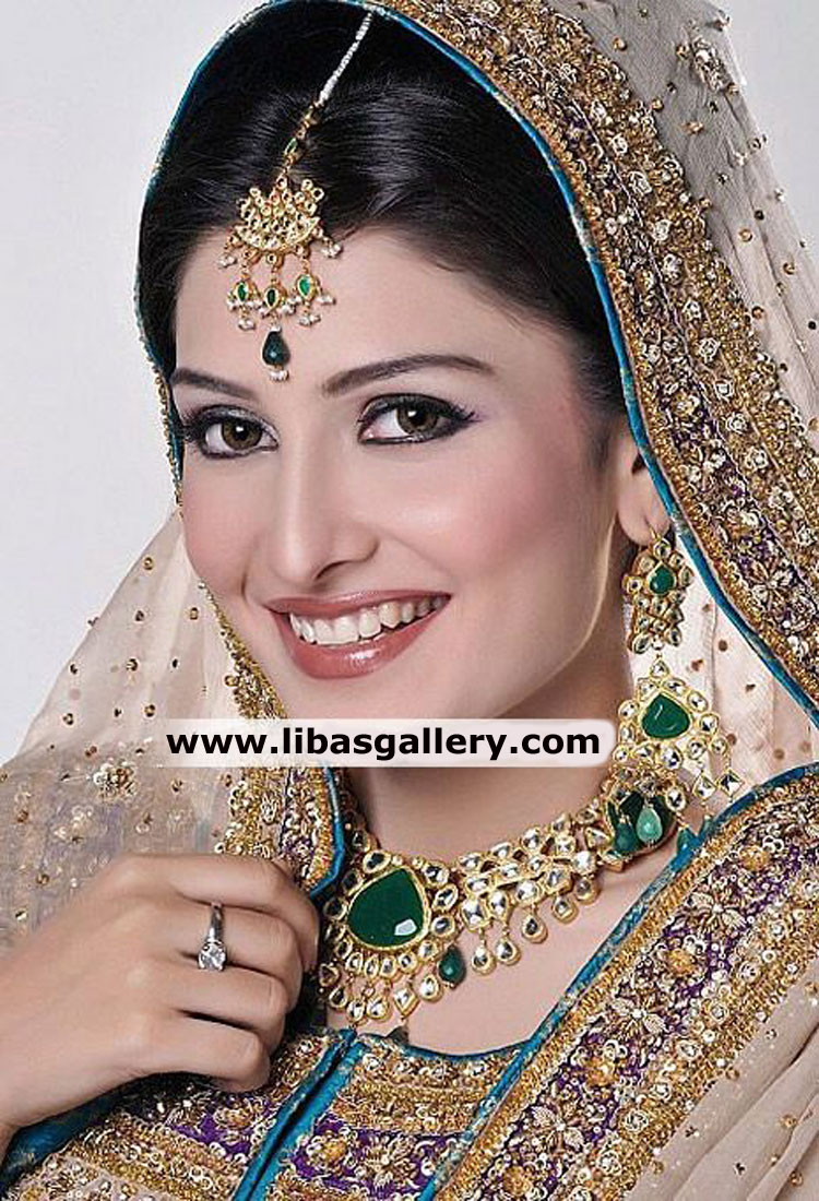 famous actress and model ayeza khan looking happy in designer jewelery set contain necklace tika earrings for nikah barat uk usa canada