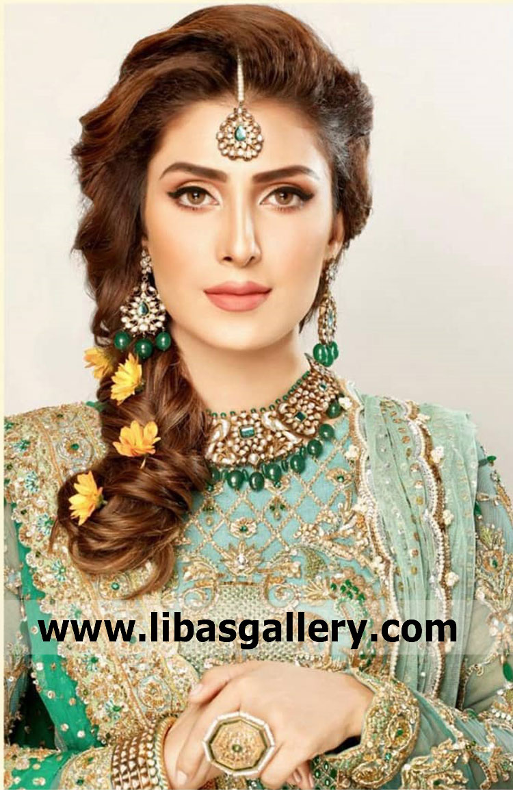 drama queen ayeza khan pretty eyes in designer bridal jewellery set for traditional shadi mehndi walima day tika earrings necklace france switzerland cyprus