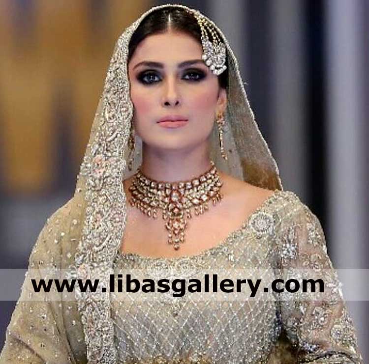 pretty dulhan ayeza khan appearing with stunning bridal jewelry set contain silver metal base stones pearl etc all hand made jewelry set uk usa canada