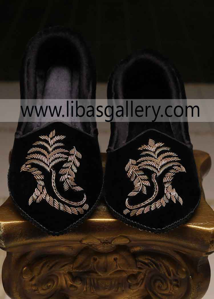 Black Velvet Marriage Khussa for Men Nikah barat day with antique gold kora dabka hand embellishment pattern available to ship fast UK USA Australia