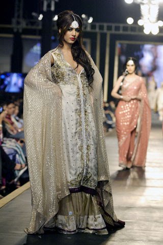 Special Occasions Pakistani Wedding Dresses Bridal Mehendi Bari Dresses UK,USA,Canada Party Wear Special Occasions Pakistani Wedding Dresses Bridal Mehendi Bari Dresses UK,USA,Canada Party Wear