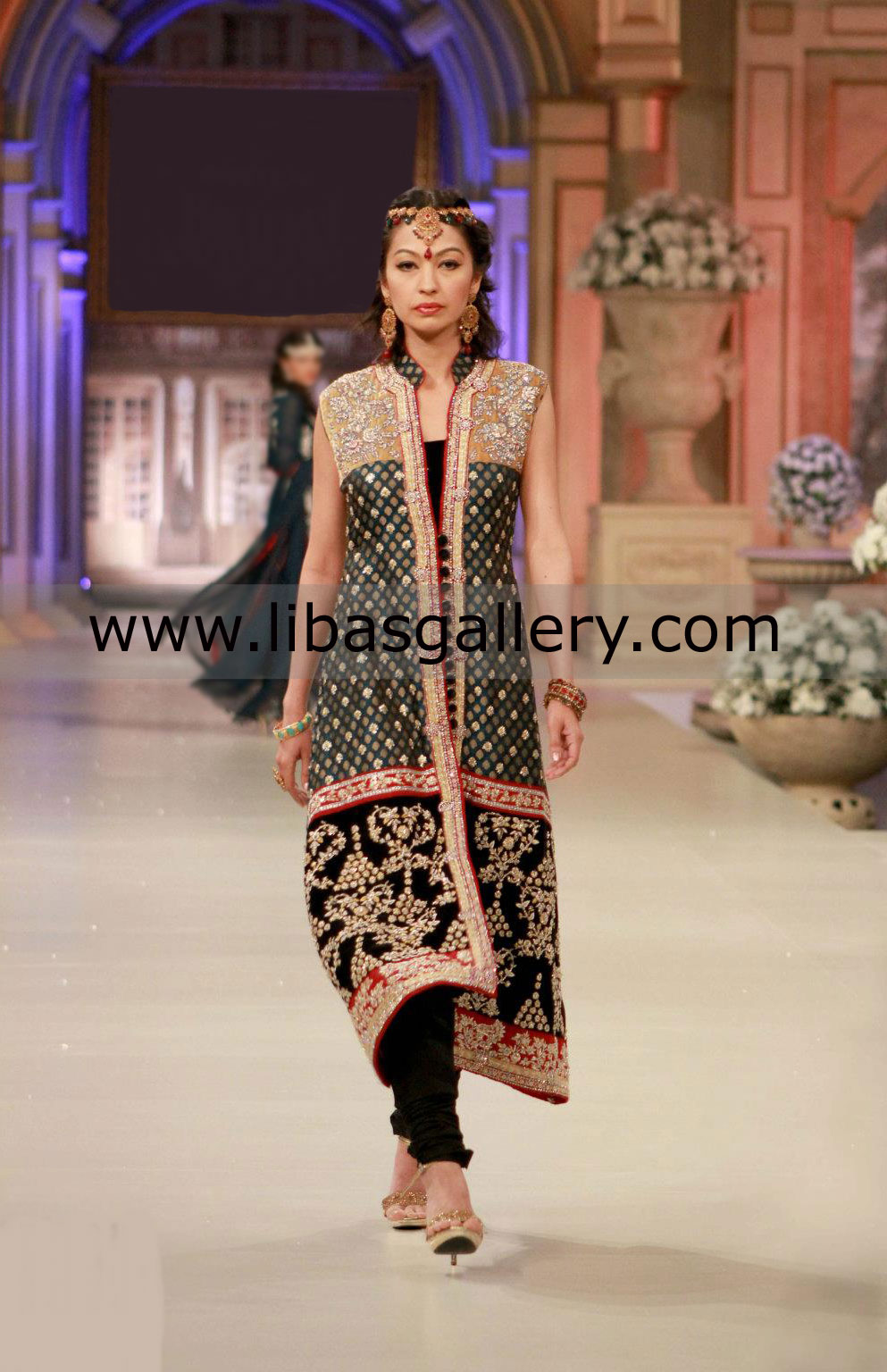 Waseen NOOR black Outfits For Pakistani Weddings At Parties At  Fashion Pakistan Week London UK Party Wear Online Store
