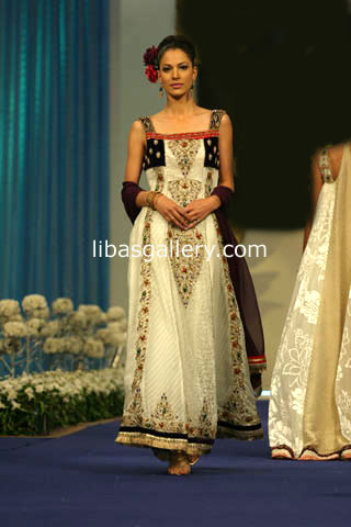 Indian Pakistani Night Dresses for Wedding Zellwood Florida,Embellished Dresses for Night Function Carrabelle Party Wear