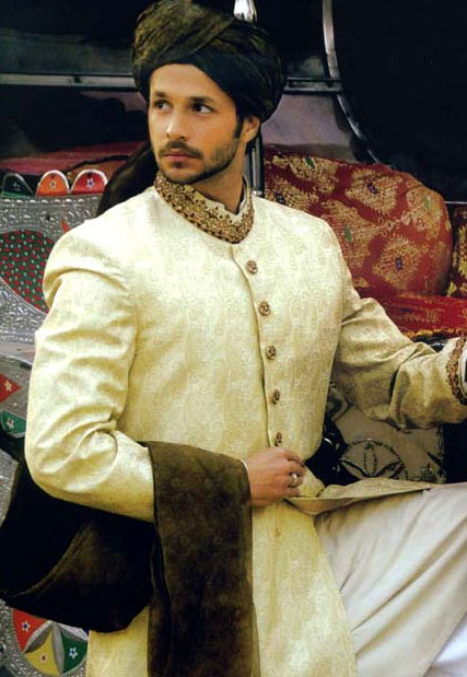 cream sherwani,groom sherwani,wedding sherwani,designer sherwani for groom