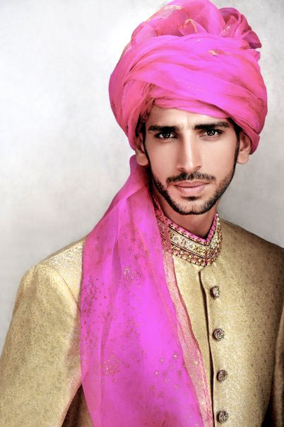 golden sherwani,amir adnan sherwani,wedding sherwani golden sherwani,amir adnan sherwani,wedding sherwani