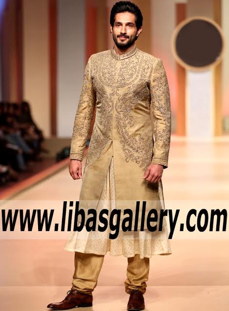 Bilal Ashraf Pakistani Actor wearing HSY sherwani Collection QHBCW 2017 for Groom Dulha Nosha smiling on ramp Southhall london England