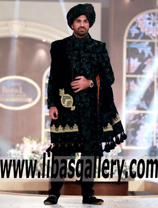 Black heavy embroidered Sherwani Suit for Fair complexion Groom latest achkan Collection for elite class people uk usa qatar oman
