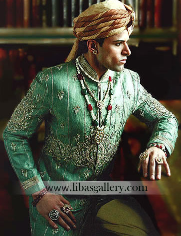 desigenr sherwani,groom sherwani,pakistani sherwani,sherwani styles,black sherwani bright shades