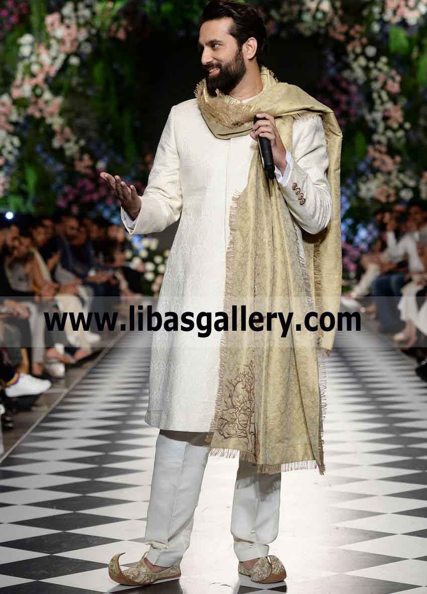 Off white Jamawar Banarsi Wedding Sherwani 2019 with matching pajama best men’s wear Pakistan Bangladesh UAE UK Off white Jamawar Banarsi Wedding Sherwani 2019 with matching pajama best men’s wear Pakistan Bangladesh UAE UK