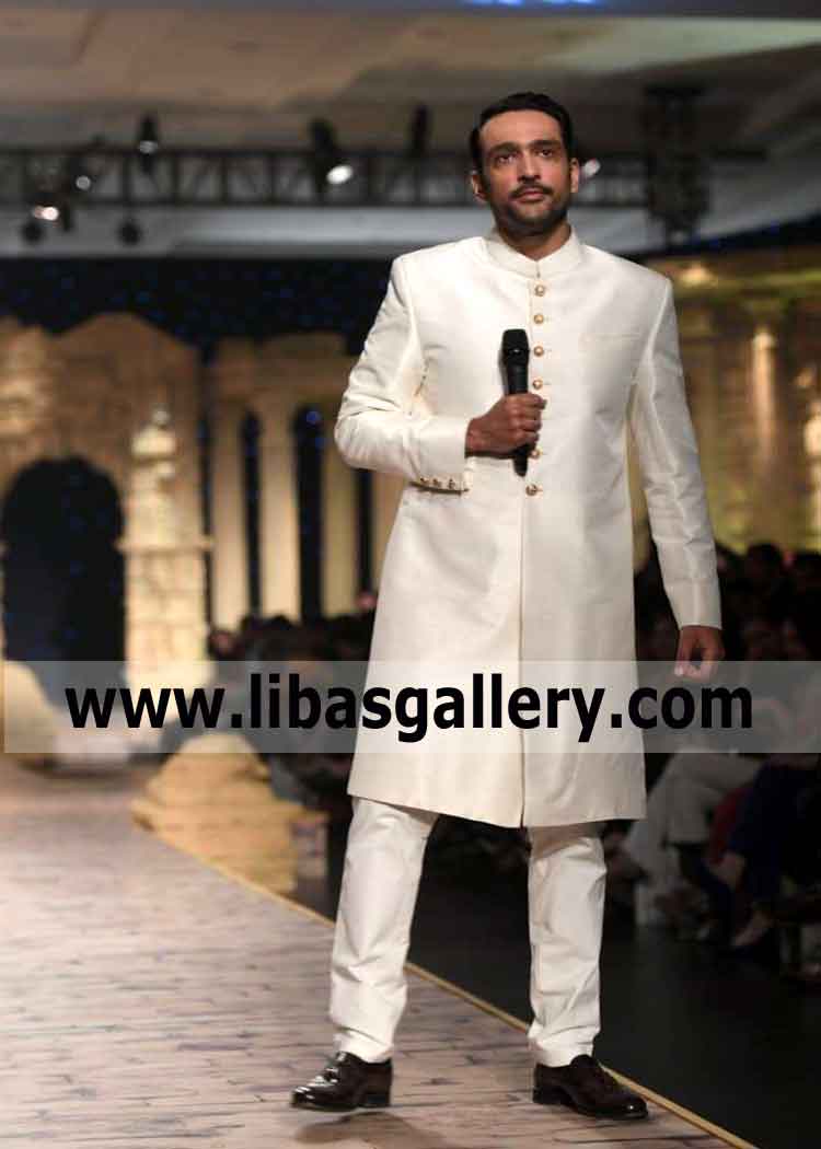 Off white long length plain elegant Men’s sherwani for sangeet function in wedding Washington California USA Off white long length plain elegant Men’s sherwani for sangeet function in wedding Washington California USA