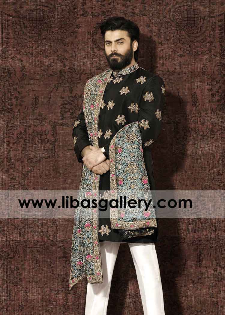 Black small embroidered motifs groom nikah barat day sherwani fawad khan actor wearing white pajama Chicago Illinois USA Black small embroidered motifs groom nikah barat day sherwani fawad khan actor wearing white pajama Chicago Illinois USA
