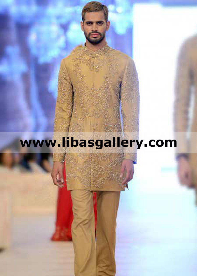 Indo western style HSY gold slim fit groom wedding sherwani article fopr nikah rukhsati barat high comfort level dulha walk and move hands easily uk usa dubai