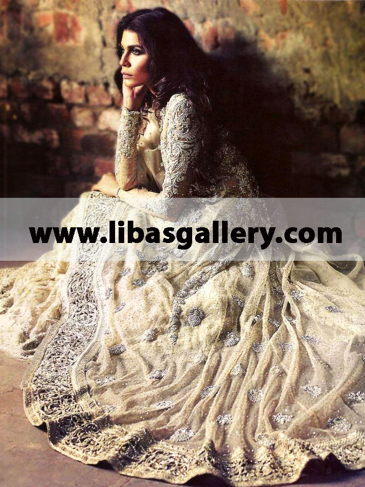 Pakistani designer Sana Safinaz bridal dresses Uk LOndon America Canada Australia, Fascinate all in your presence when you step out in this designer Sana Safinaz traditional stylish bridal dress